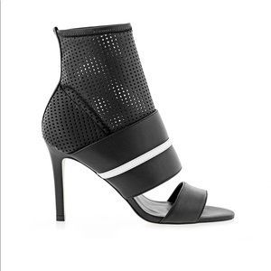 Ruthie Davis OBI Low Black Heel